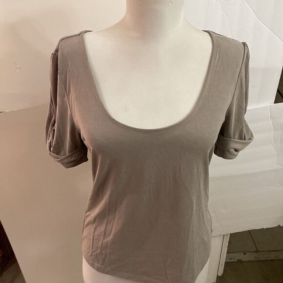 Gray scoop neck gathered sleeve stretchy no fabric content possibly rayon new - Picture 1 of 5